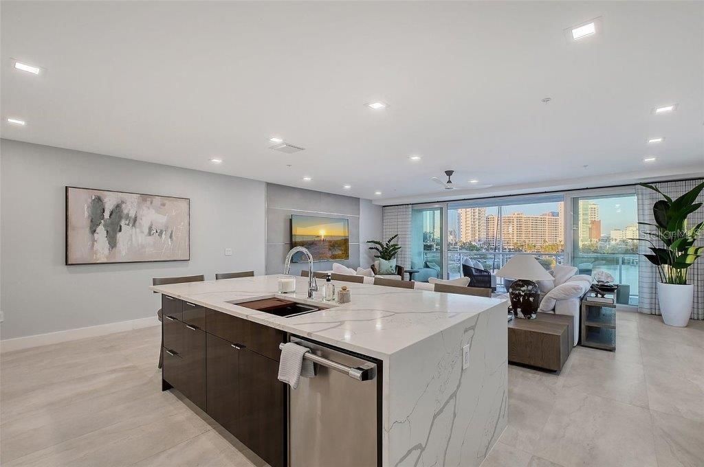 650 Golden Gate Point, Unit 403, Sarasota, FL 34236 Photo