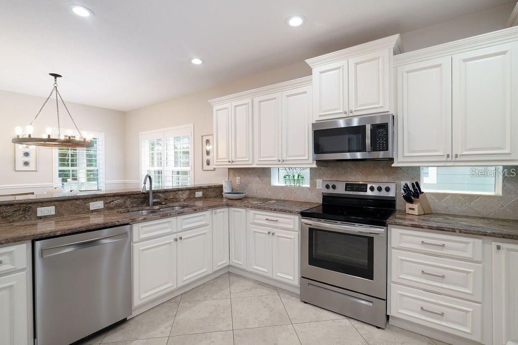 130 50th Street, Holmes Beach, FL 34217 Photo