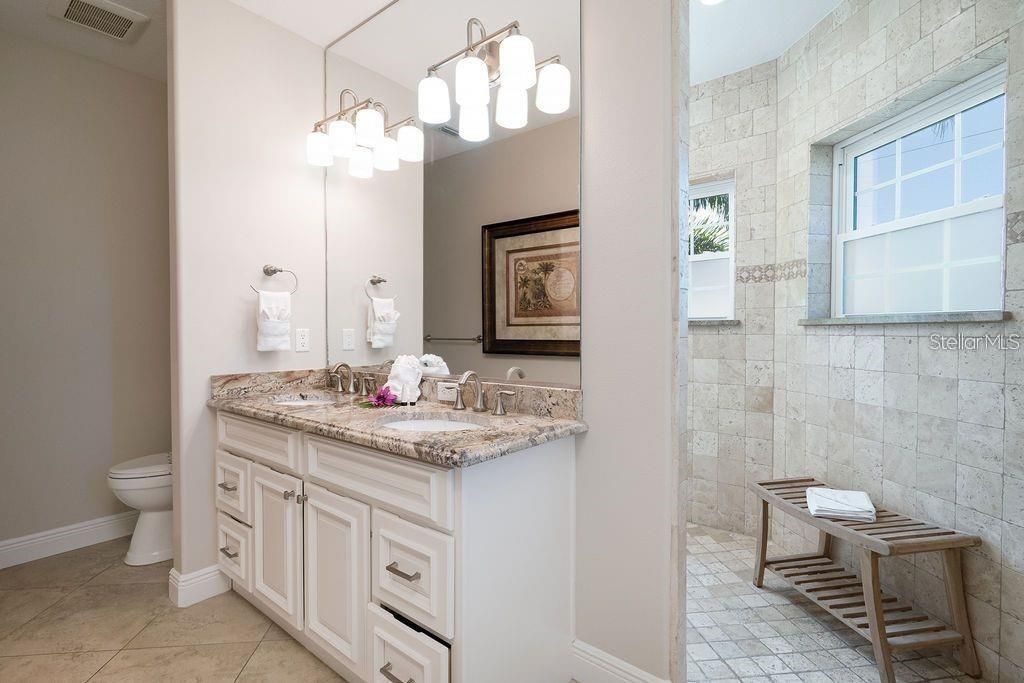 130 50th Street, Holmes Beach, FL 34217 Photo