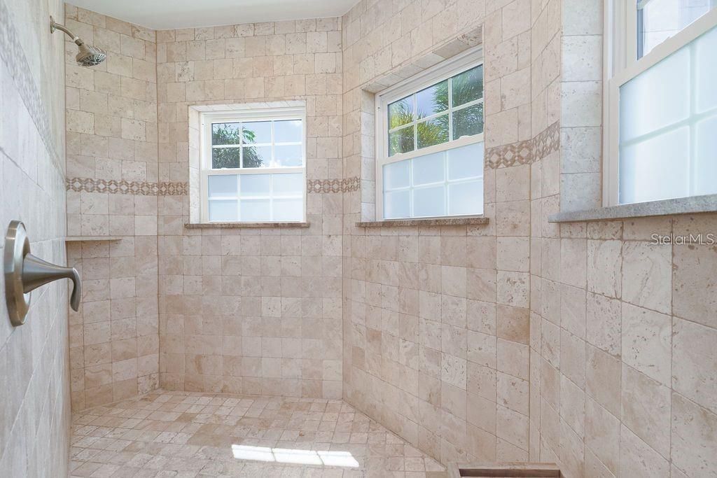 130 50th Street, Holmes Beach, FL 34217 Photo