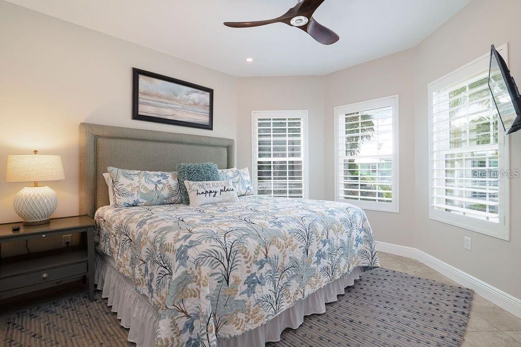 130 50th Street, Holmes Beach, FL 34217 Photo