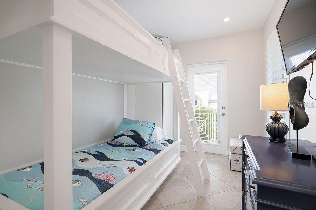 130 50th Street, Holmes Beach, FL 34217 Photo