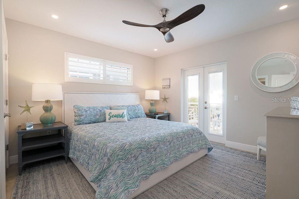 130 50th Street, Holmes Beach, FL 34217 Photo