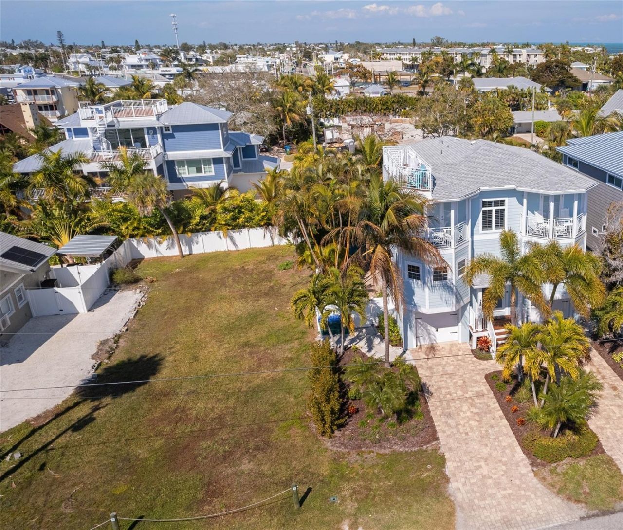 130 50th Street, Holmes Beach, FL 34217 Photo