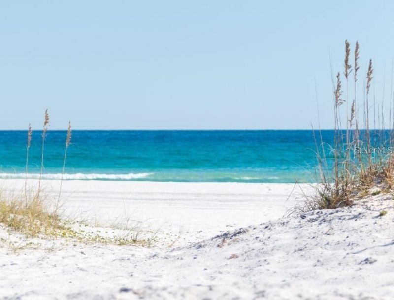 130 50th Street, Holmes Beach, FL 34217 Photo