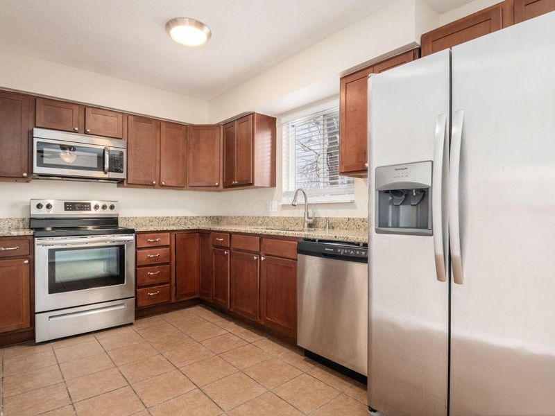 4735 Heatherton Drive, Columbus, OH 43229 Photo 13