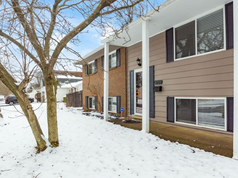 4735 Heatherton Drive, Columbus, OH 43229 Photo 4