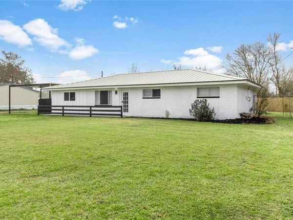 2611 CAPTAIN CADE Road , Broussard, LA 70518