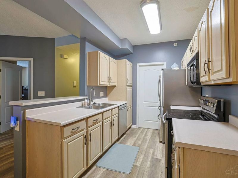 4221 Endeavor Drive, Unit 103, Cincinnati, OH 45252 Photo 8