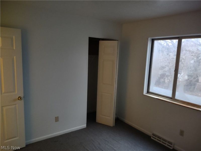 939 Lane Street, Akron, OH 44307 Photo 15