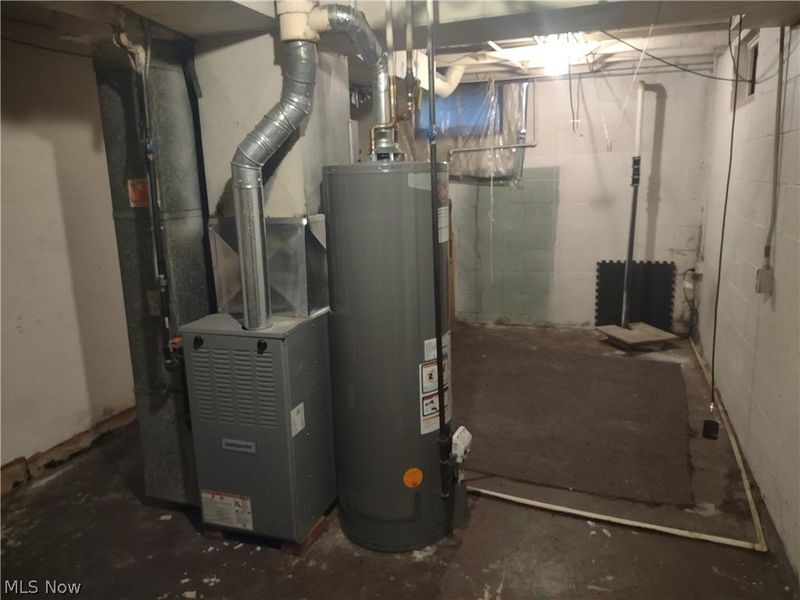 939 Lane Street, Akron, OH 44307 Photo 18