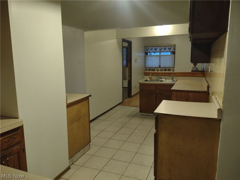 939 Lane Street, Akron, OH 44307 Photo 5