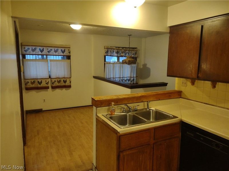 939 Lane Street, Akron, OH 44307 Photo 6