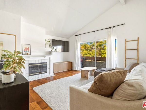 3605 E Anaheim Street, Unit 205, Long Beach, CA 90804