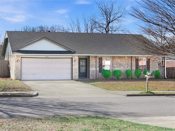 4293 W Chaparral Lane, Fayetteville, AR 72704