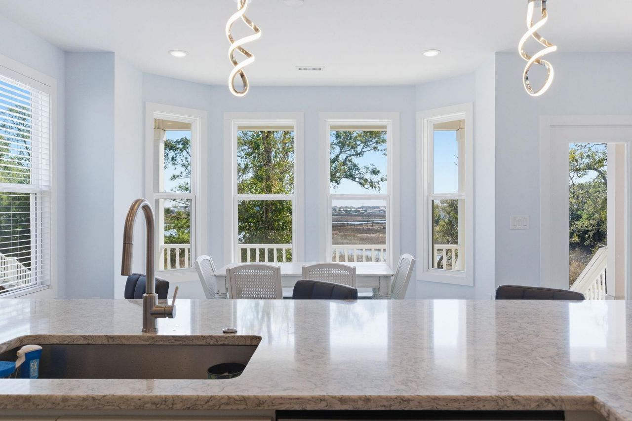 400 Elizabeth Dr.  Photo 10