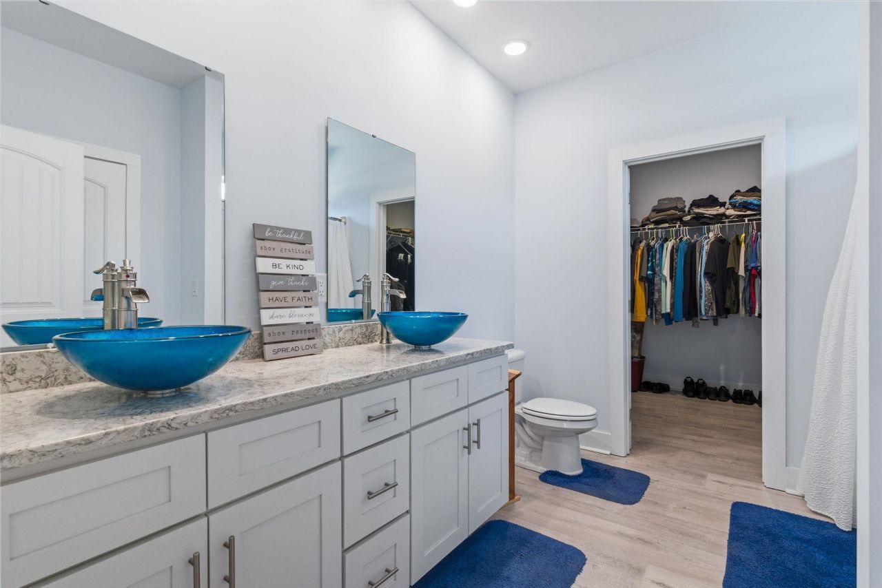 400 Elizabeth Dr.  Photo 19