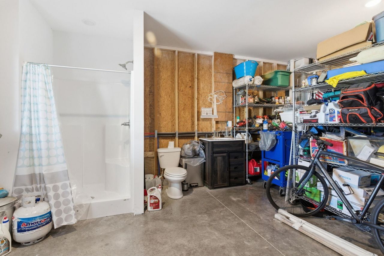 400 Elizabeth Dr.  Photo 35