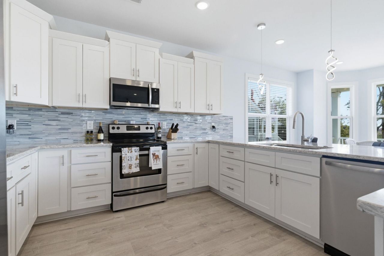 400 Elizabeth Dr.  Photo 9