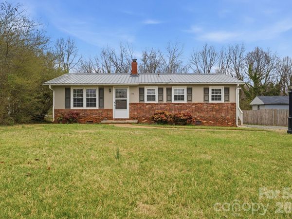 736 E 11th Street, Newton, NC 28658