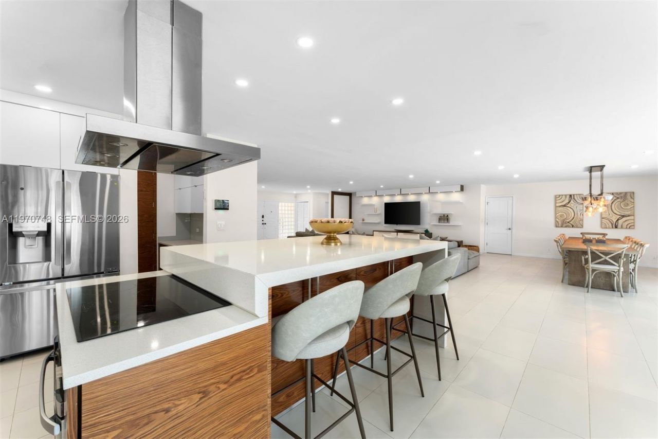 1525 Diplomat Pkwy, Hollywood, FL 33019 Photo