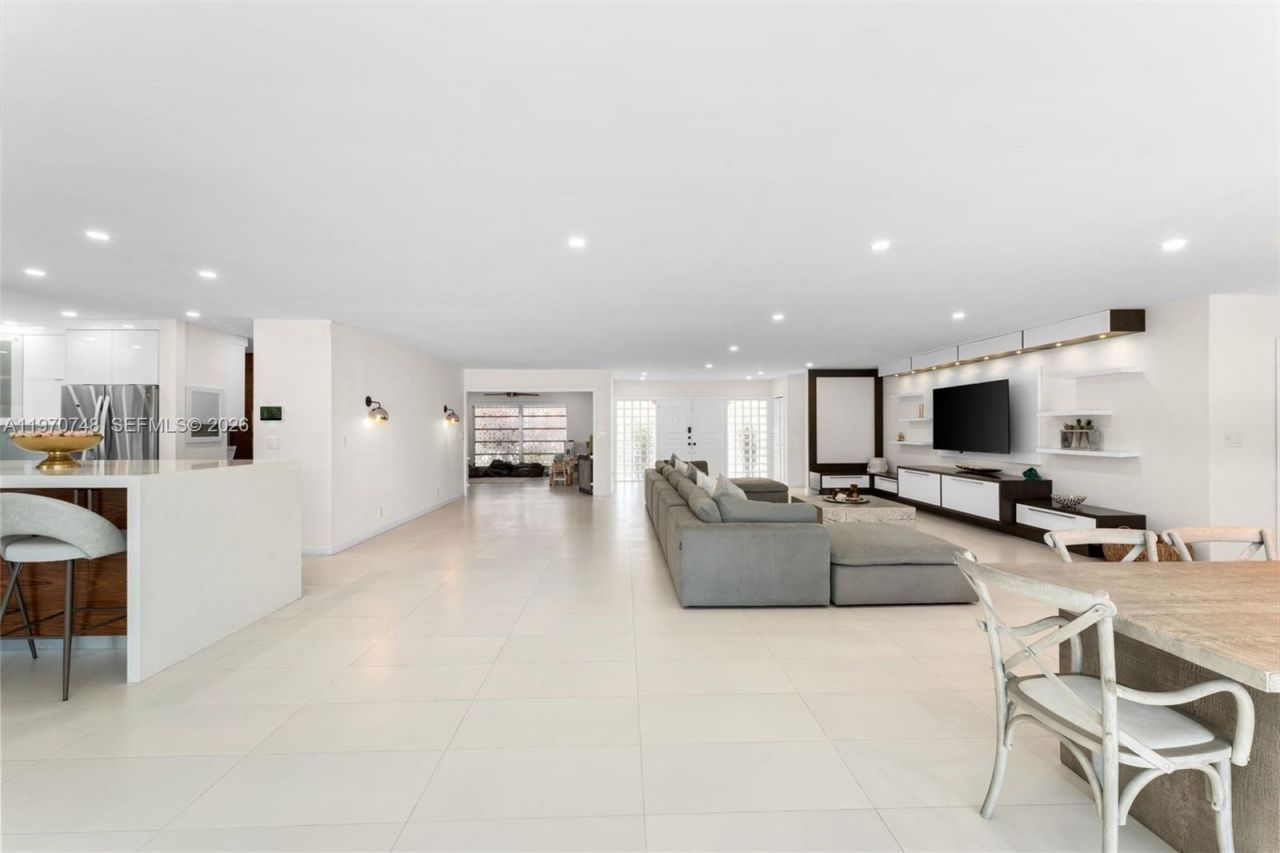 1525 Diplomat Pkwy, Hollywood, FL 33019 Photo