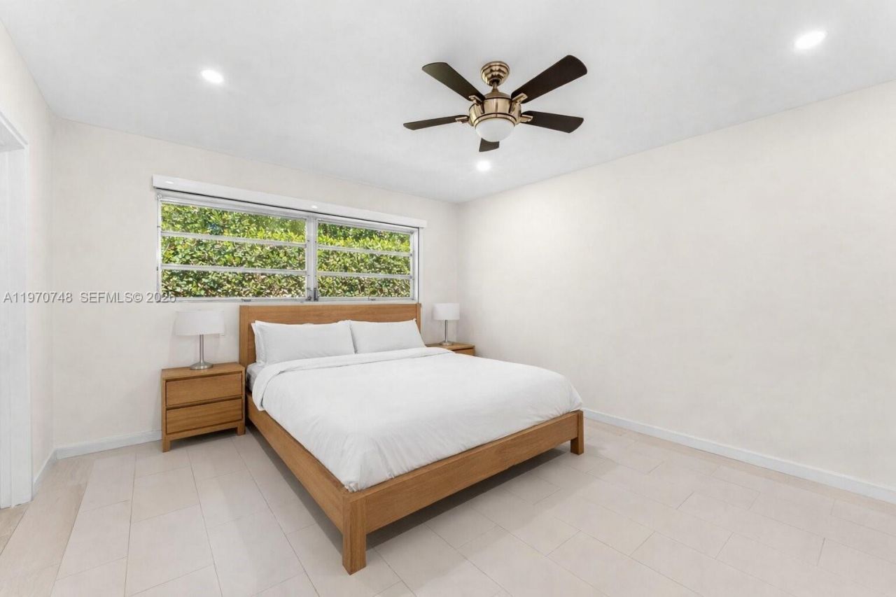 1525 Diplomat Pkwy, Hollywood, FL 33019 Photo