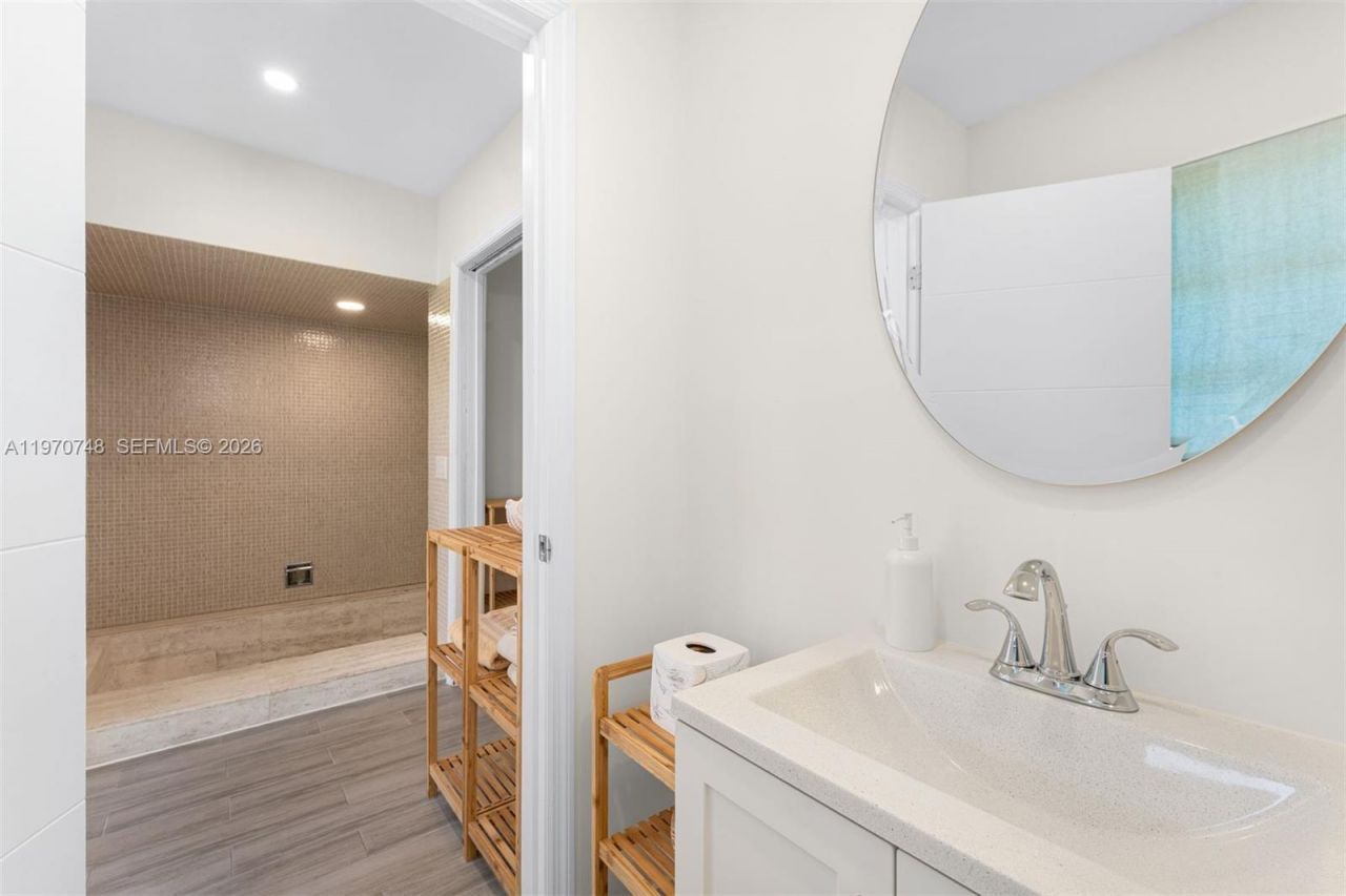 1525 Diplomat Pkwy, Hollywood, FL 33019 Photo