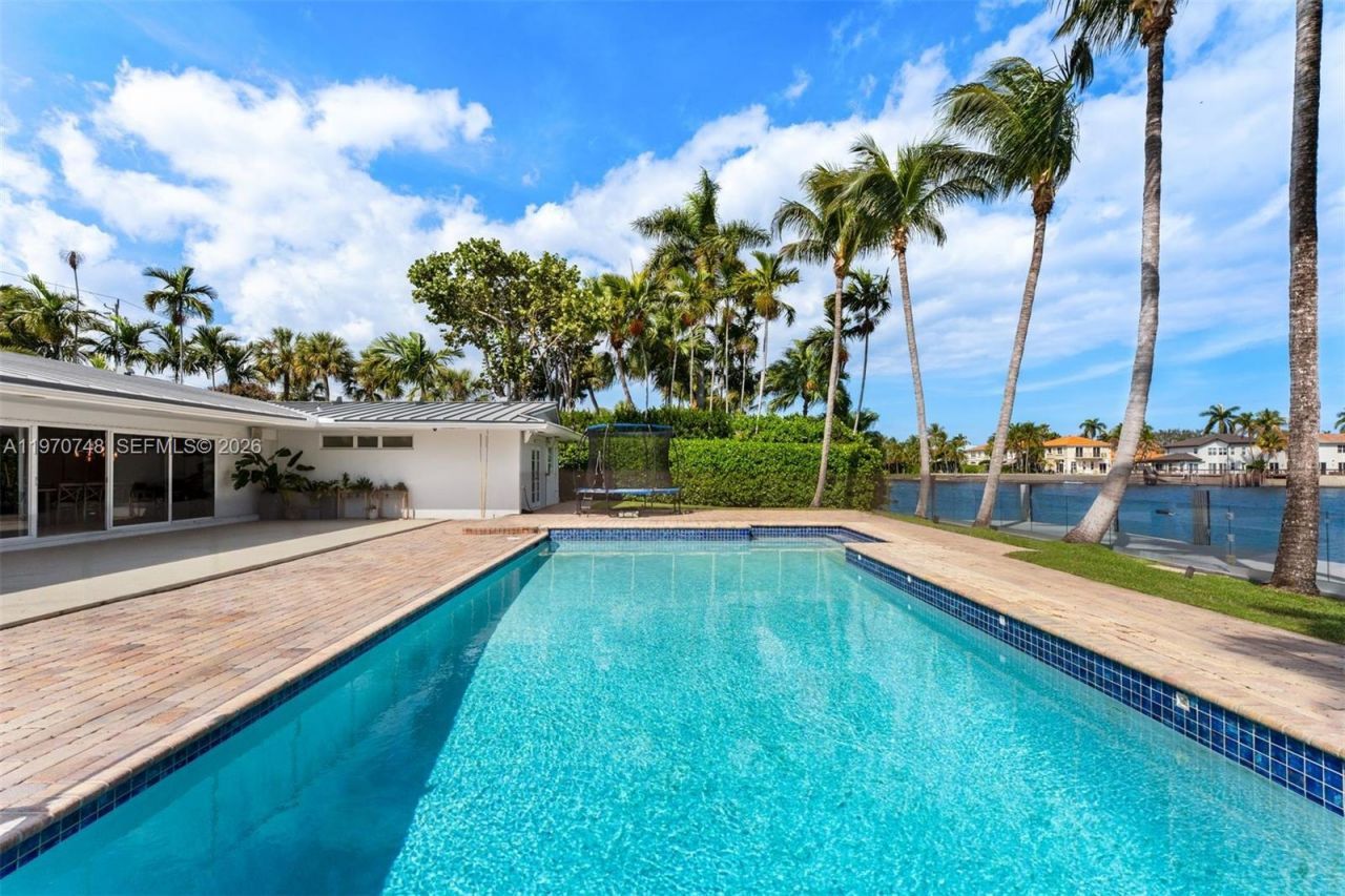 1525 Diplomat Pkwy, Hollywood, FL 33019 Photo