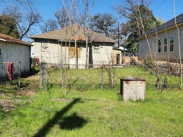 1620 Stoneman Street, Dallas, TX 75215