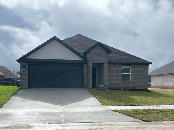 6320 Warwick Drive, Bryant, AR 72002