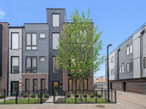 4210 W BELMONT Avenue, Unit 1, Chicago, IL 60641