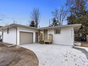 8512 Grand Ave, Omaha, NE 68134