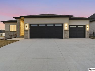 8853 Calamus River Road, Lincoln, NE 68520