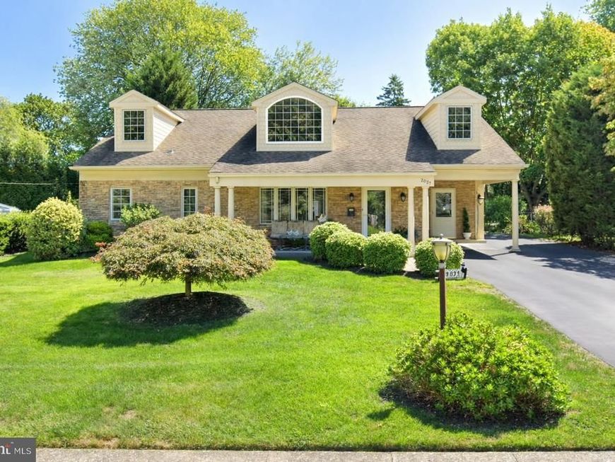 2037 Woodside Lane, Broomall, PA 19008 Main Photo