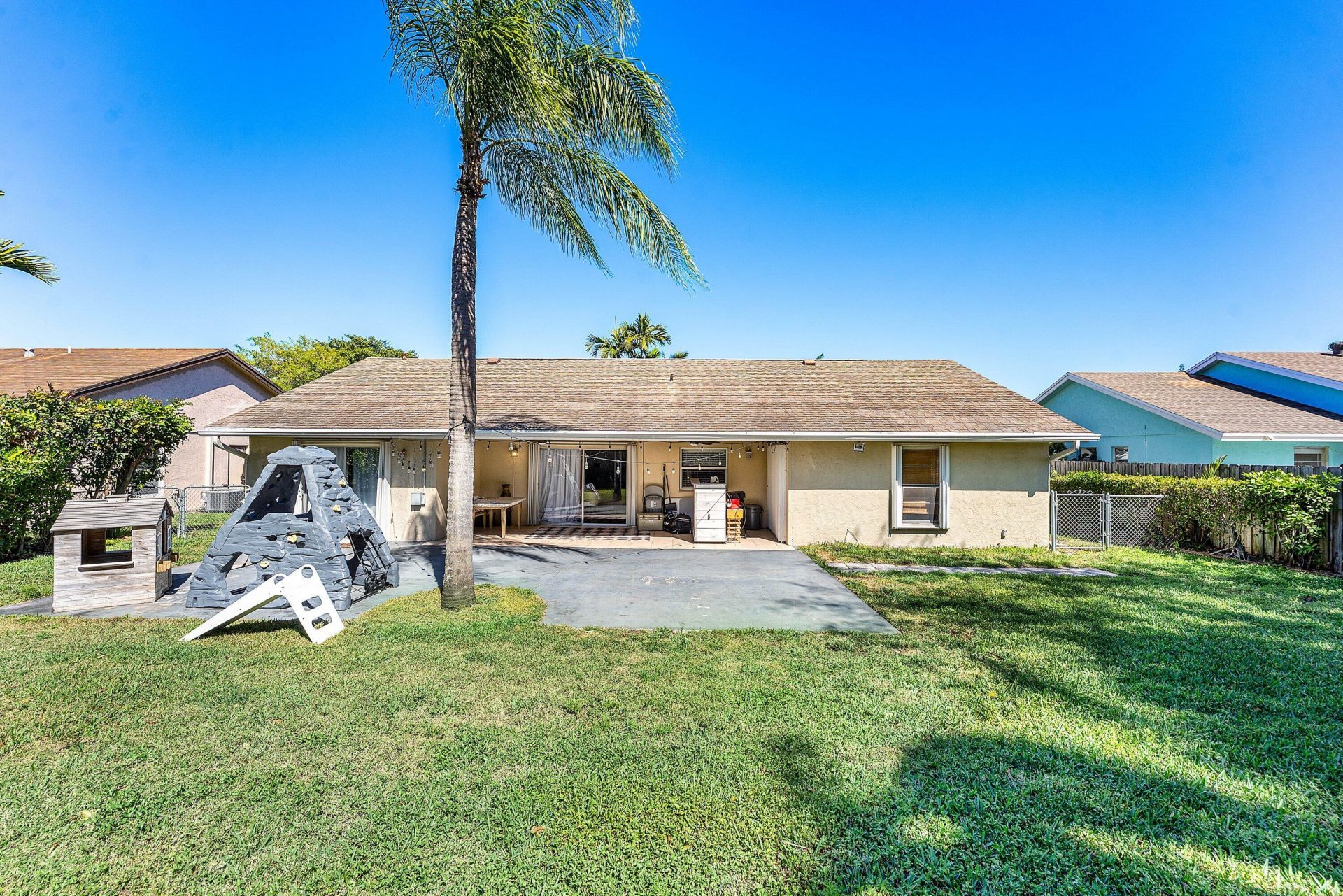 838 NW 9th Way, Boynton Beach, FL 33426 Photo