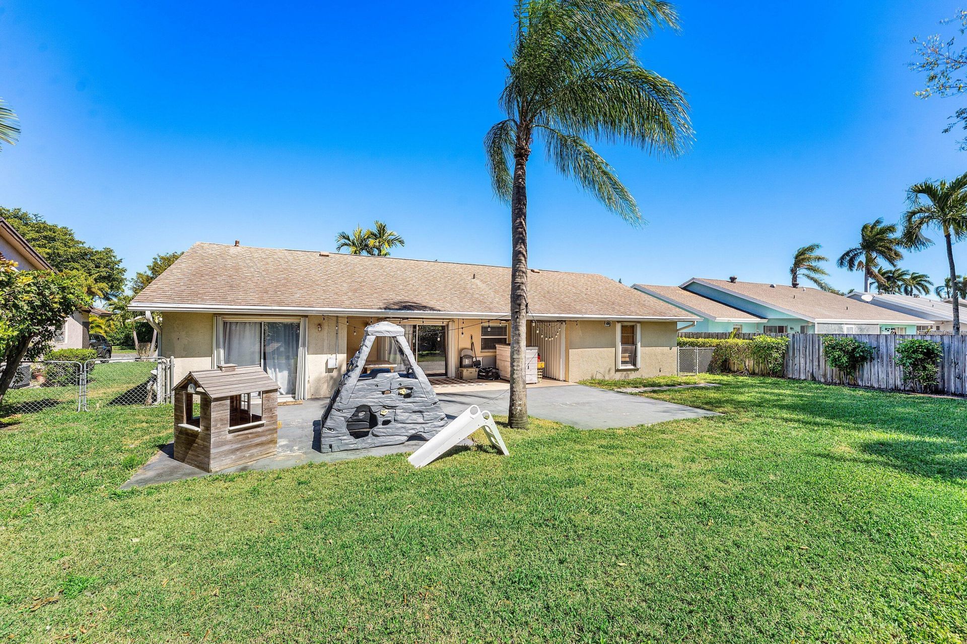 838 NW 9th Way, Boynton Beach, FL 33426 Photo