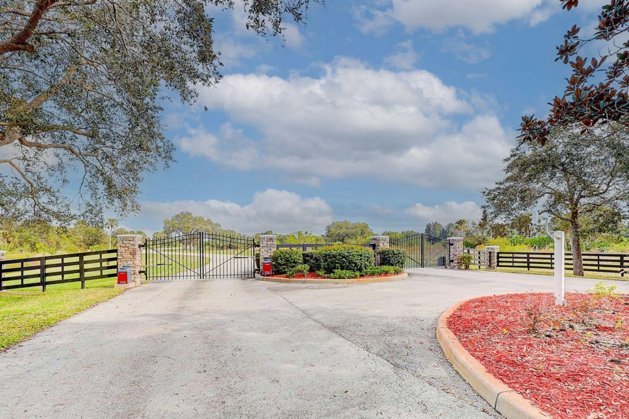 2831 SE 67th Place, Okeechobee, FL 34974 Photo