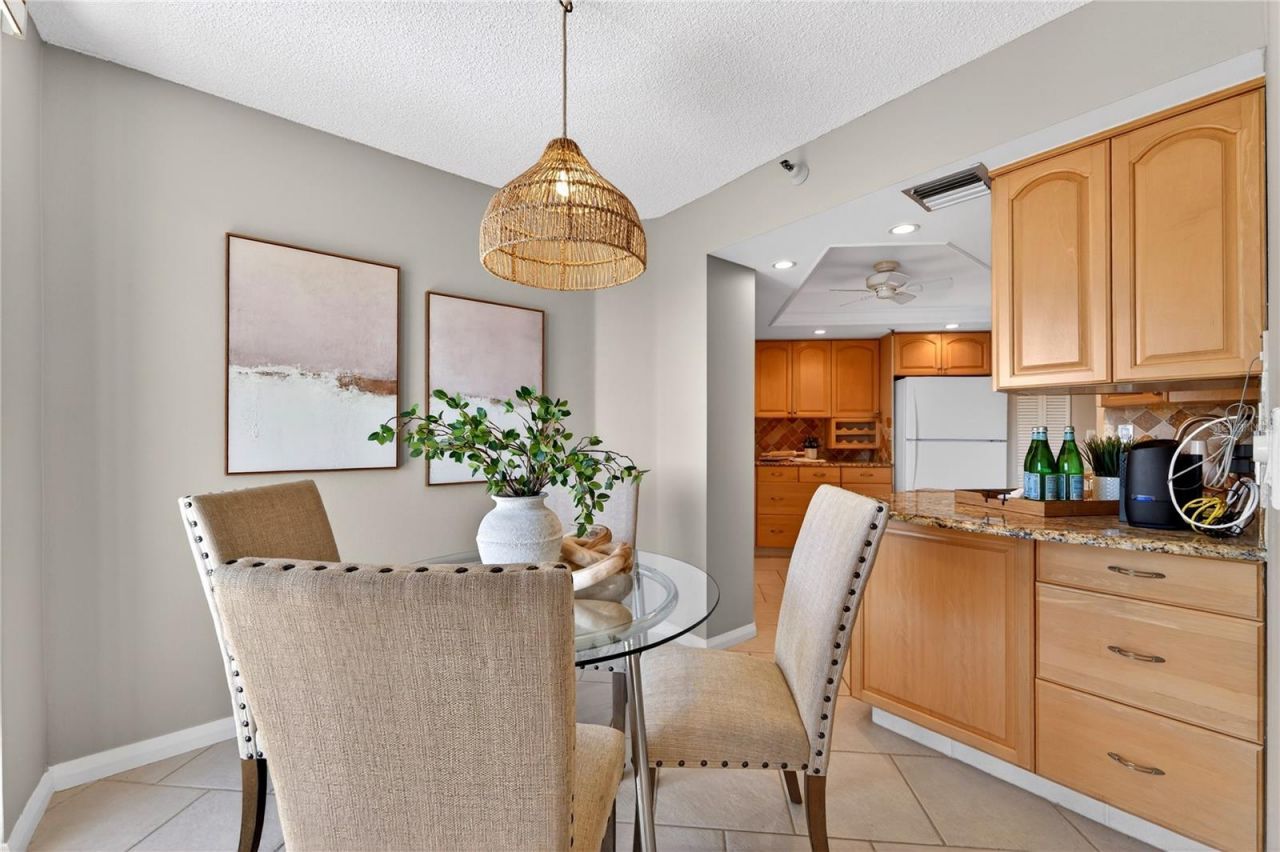 5950 Pelican Bay Plaza S, Unit 2E, Gulfport, FL 33707 Photo