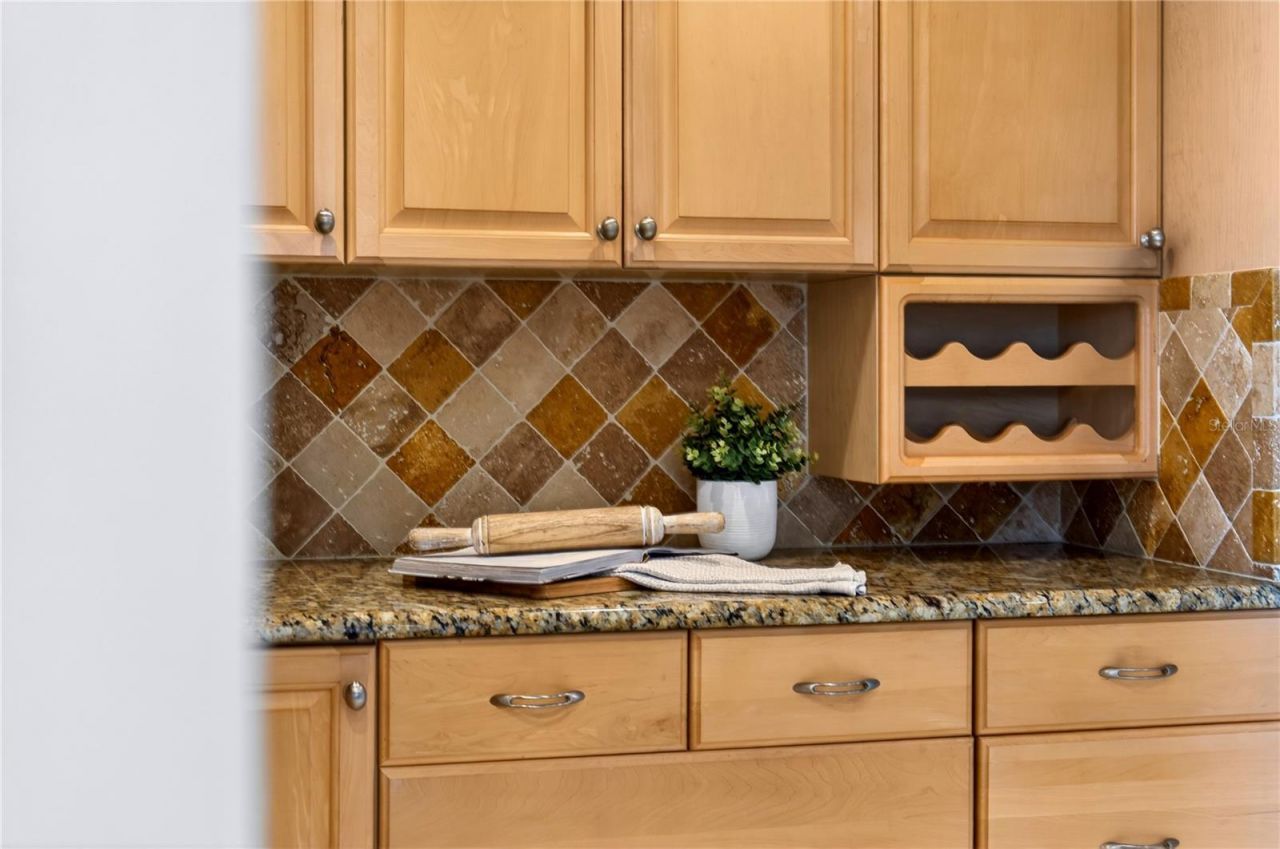 5950 Pelican Bay Plaza S, Unit 2E, Gulfport, FL 33707 Photo