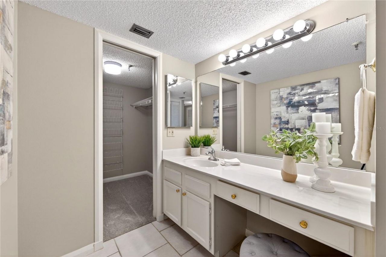5950 Pelican Bay Plaza S, Unit 2E, Gulfport, FL 33707 Photo