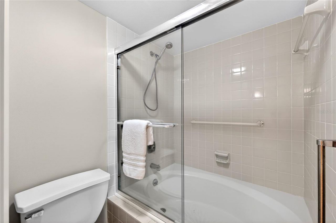 5950 Pelican Bay Plaza S, Unit 2E, Gulfport, FL 33707 Photo
