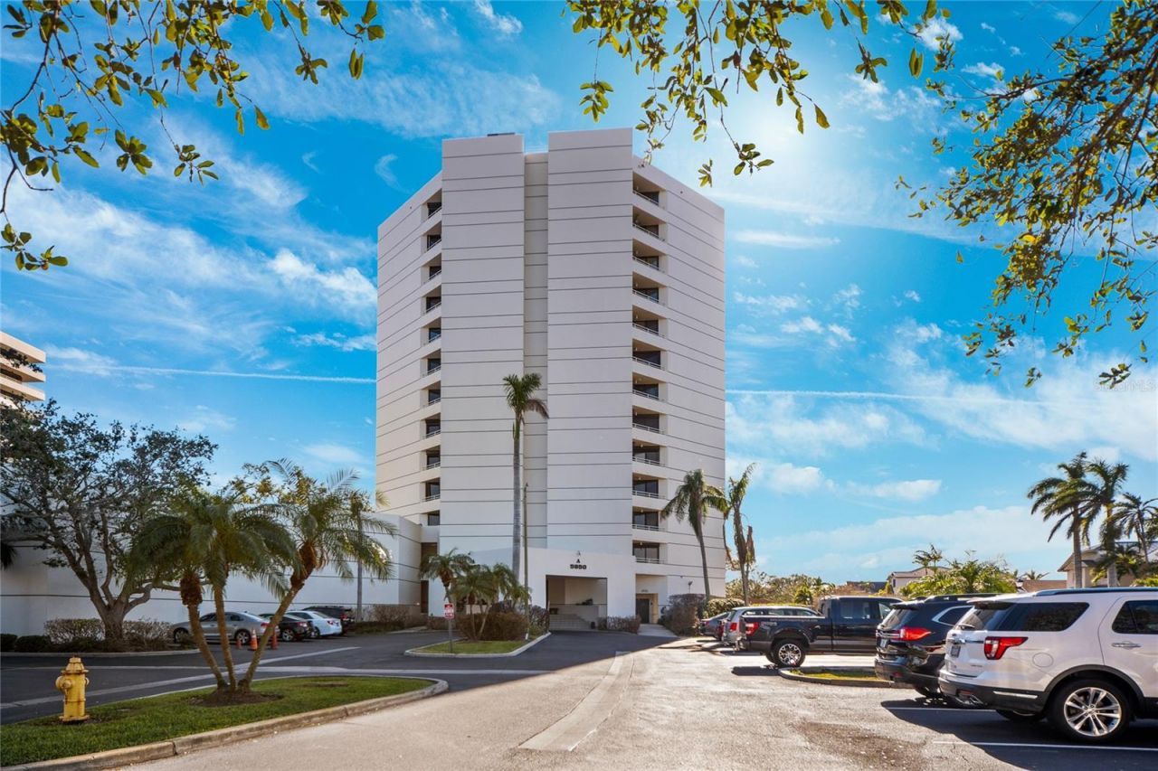 5950 Pelican Bay Plaza S, Unit 2E, Gulfport, FL 33707 Photo