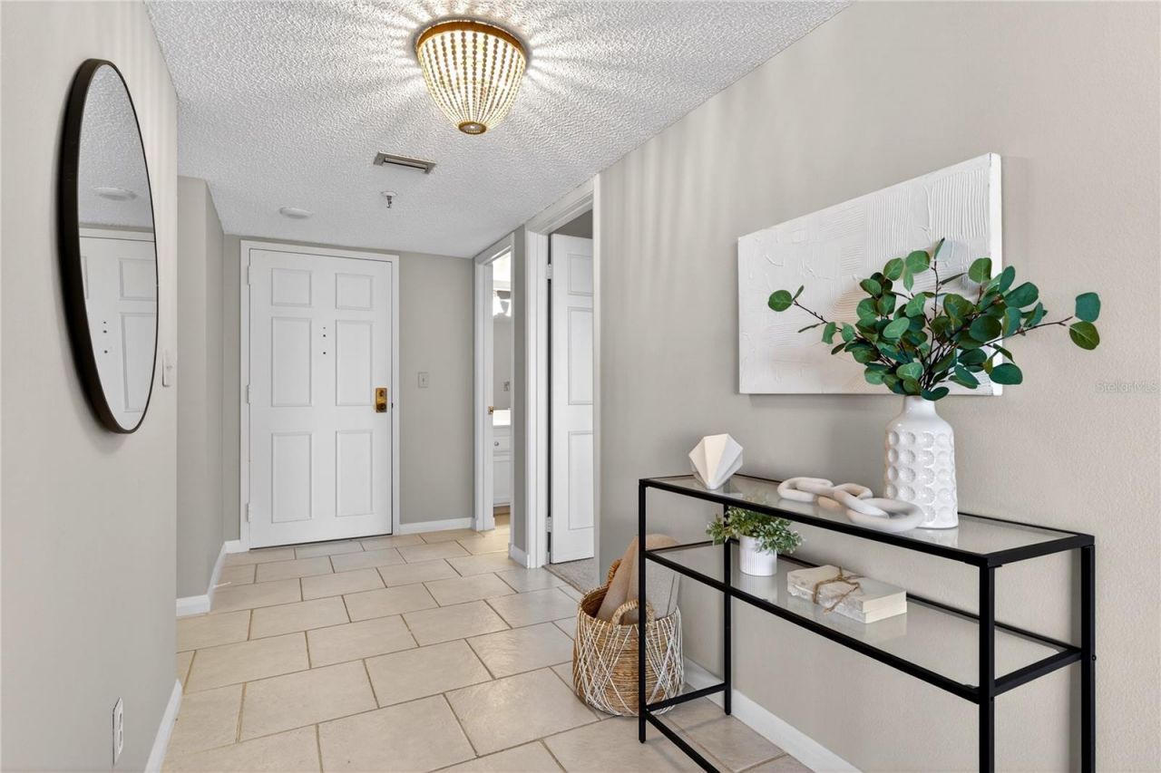5950 Pelican Bay Plaza S, Unit 2E, Gulfport, FL 33707 Photo