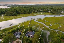 510 Traders Alley photo 4