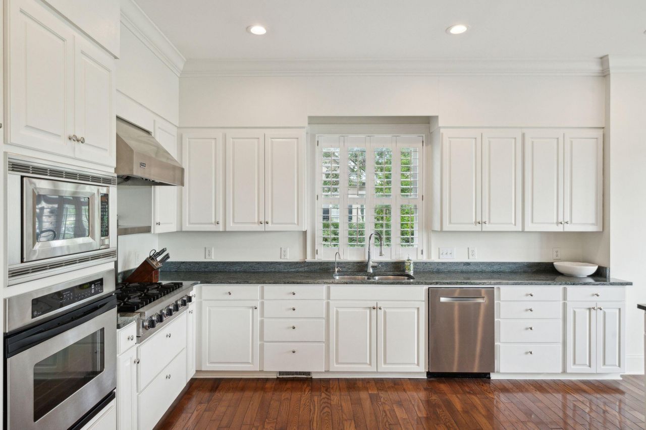 510 Traders Alley Photo 29