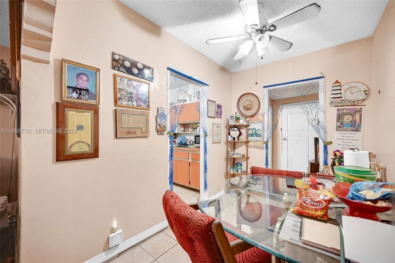 811 NW 24th Ct , Miami, FL 33125 Photo