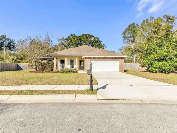 5441 Pescara Dr, Pace, FL 32571