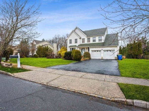 45 Van Zandt Dr, Hillsborough, NJ 08844