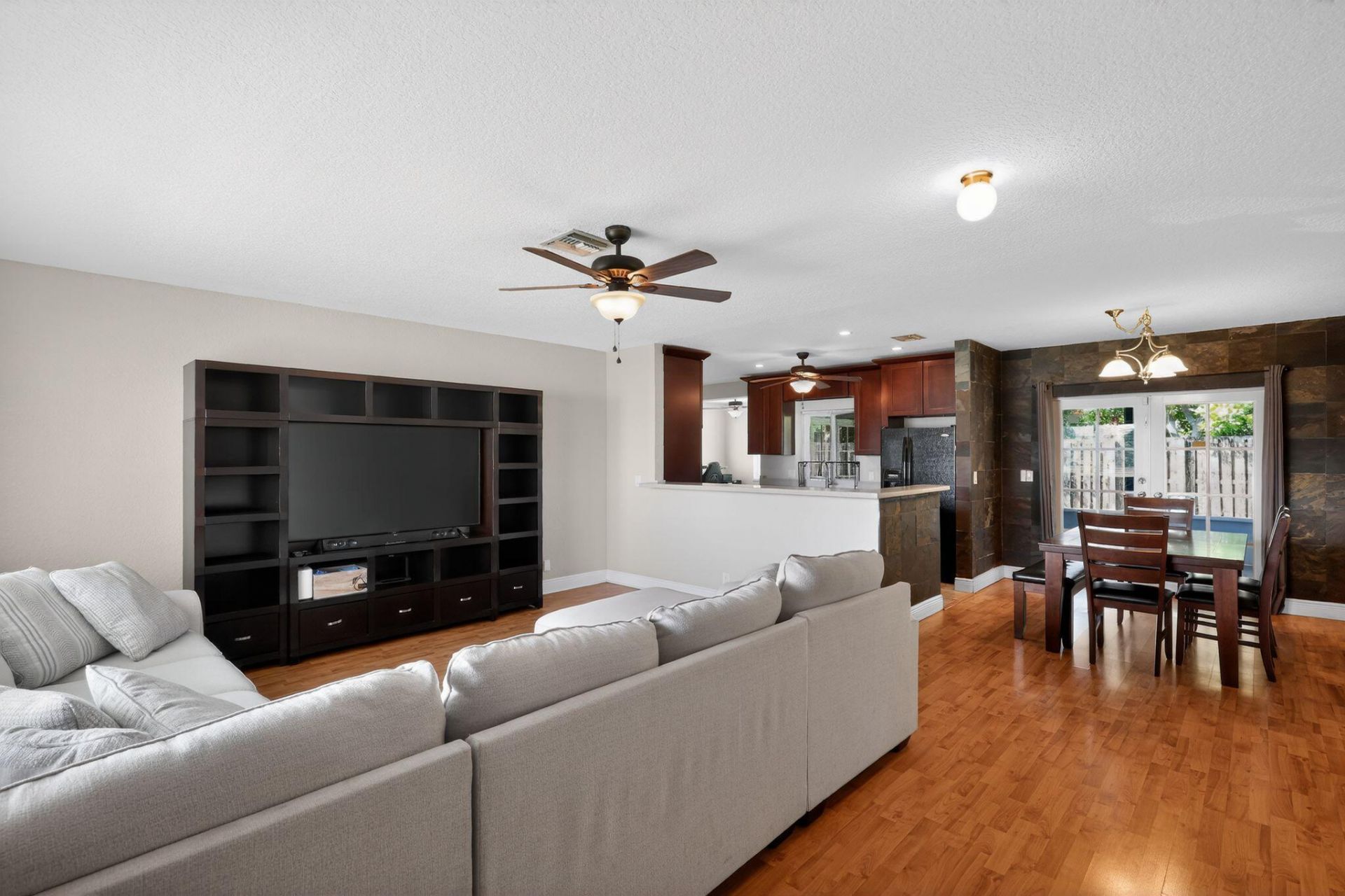 301 SE 3rd Street, Deerfield Beach, FL 33441 Photo